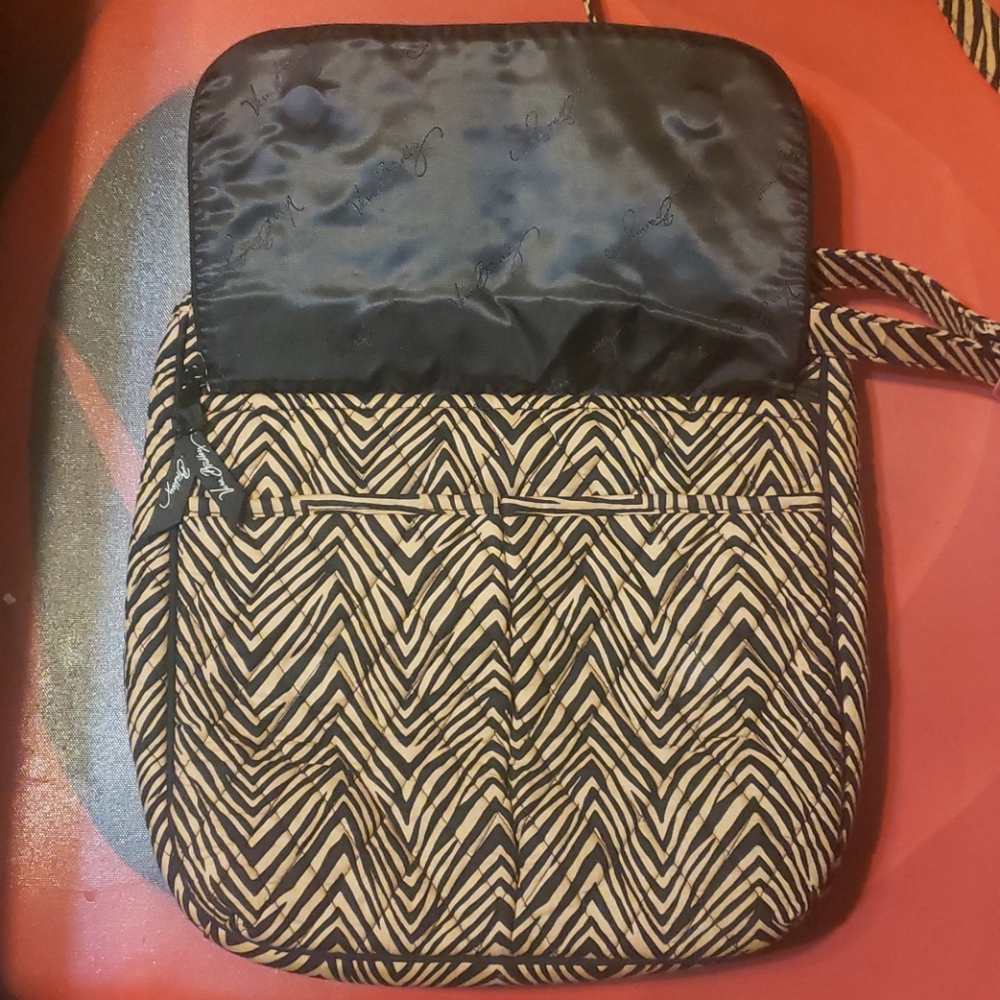 Vera Bradley Crossbody Bag - Picture 7 of 8